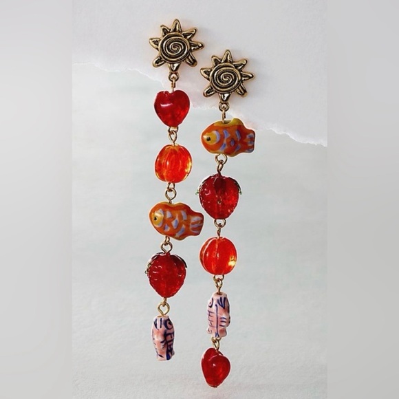 Bookmark for Live Shows- Activewear, Jeffree Star, Free People skincare jewelry - Picture 9 of 10